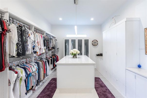Interior, Pendant Lights, Recessed Lighting, Walk-in Closets