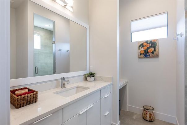 Bathroom, Interior, Recessed Lighting