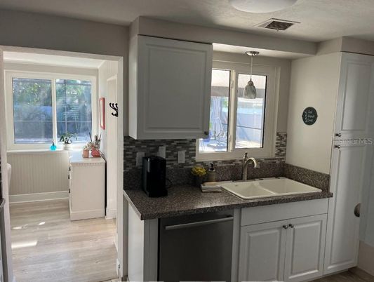 Interior, Kitchen, Pendant Lights, Wood Texture Flooring