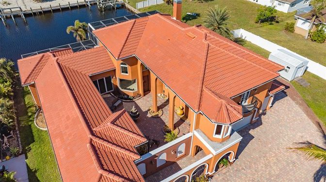 Exterior, Drone