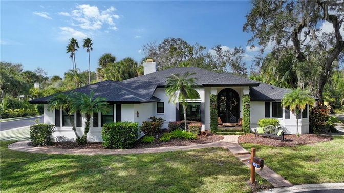 Backyard, Exterior, Facade, Ranch