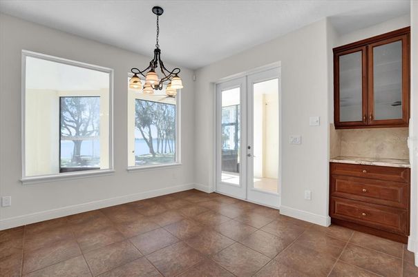 Chandelier, Empty room, Interior, Pendant Lights