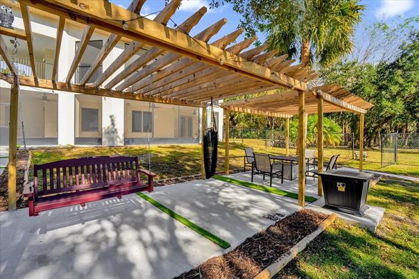 Backyard, Exterior