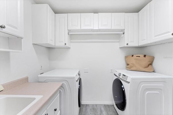 Interior, Washer, Wood Texture Flooring