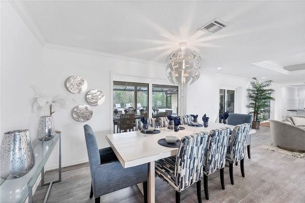 Chandelier, Dining room, Interior, Living room, Recessed Lighting, Wood Texture Flooring