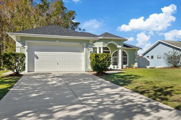 Attached, Exterior, Facade, Ranch