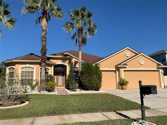 Attached, Exterior, Facade, Ranch
