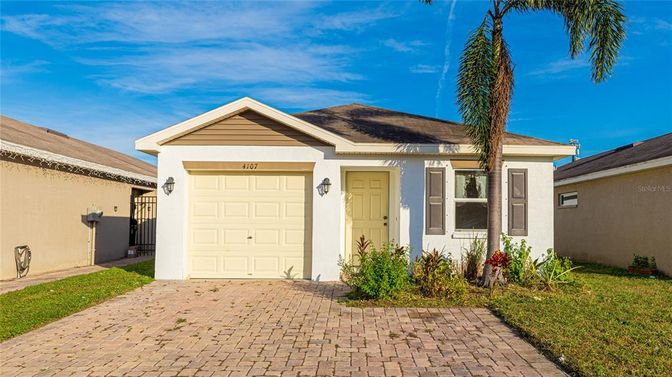 Attached, Exterior, Facade, Ranch