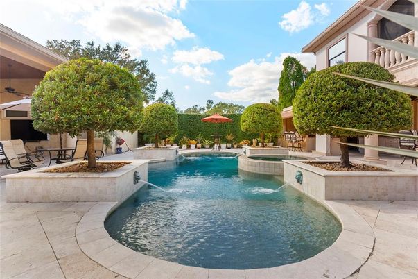 Exterior, Pool