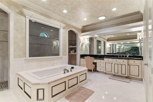 Bathroom, Interior, Recessed Lighting