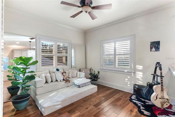 Fitness Equipment, Interior, Living room, Recessed Lighting, Wood Texture Flooring