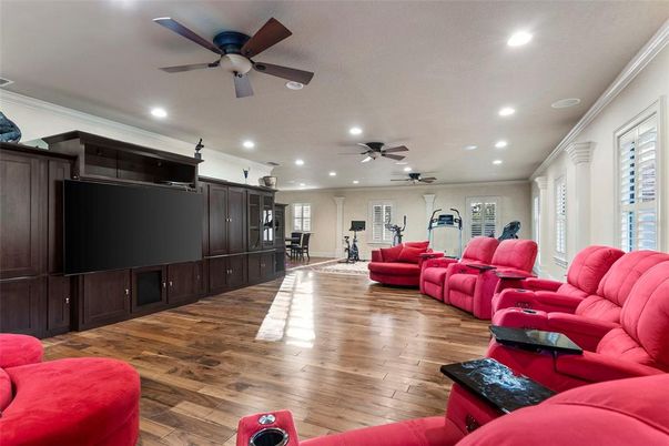Interior, Living room, Recessed Lighting, Wood Texture Flooring