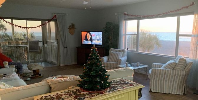 Interior, Living room, Water