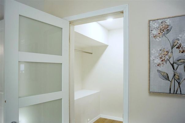 Bathroom, Interior, Recessed Lighting, Wood Texture Flooring