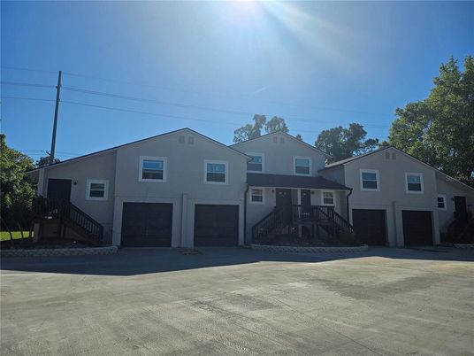 Attached, Exterior, Facade, Rowhouse