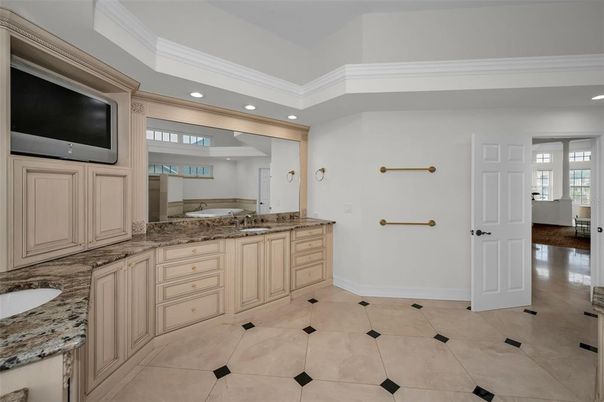 Bathroom, Interior, Recessed Lighting