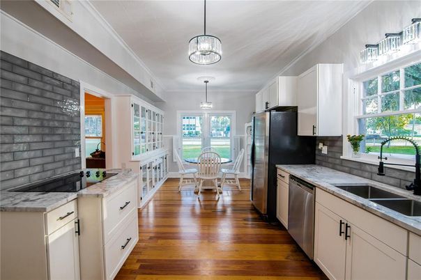 Dining room, Interior, Kitchen, Pendant Lights, Wood Texture Flooring