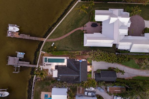 Exterior, Drone