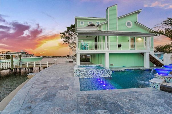 Exterior, Lake, Pool