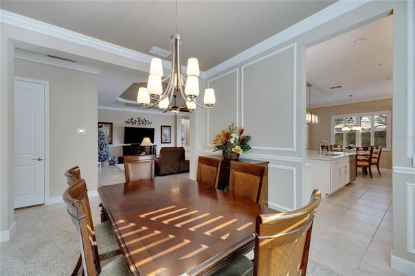 Chandelier, Dining room, Interior, Living room, Pendant Lights
