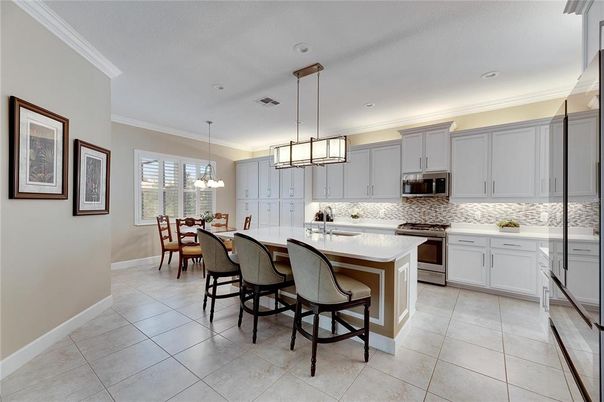 Dining room, Interior, Kitchen, Pendant Lights, Recessed Lighting, Stainless Steel Appliances