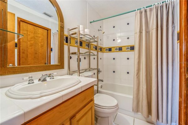 Bathroom, Interior, Tile Countertops