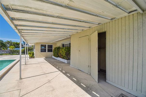 Exterior, Pool