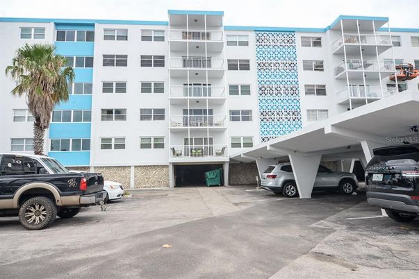 Exterior, Facade, Condo Building