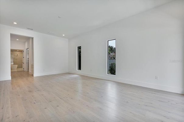 Empty room, Interior, Recessed Lighting, Wood Texture Flooring