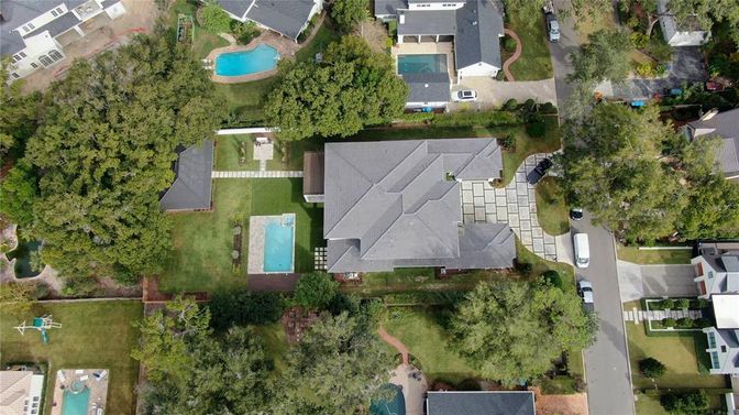 Exterior, Drone