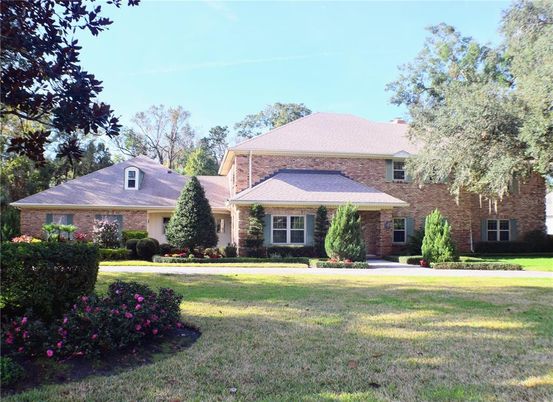 Backyard, Exterior, Facade, Brick Facade, Brick Traditional
