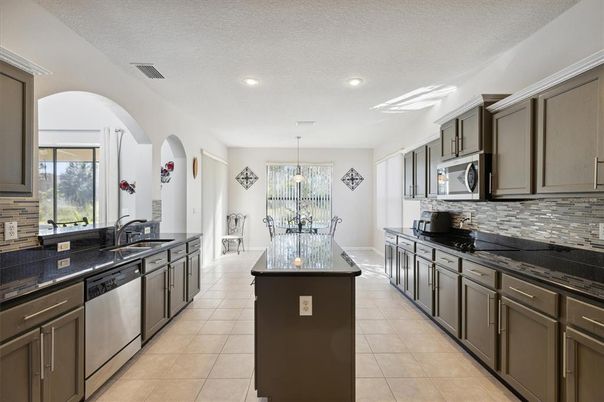 Dining room, Interior, Kitchen, Pendant Lights, Recessed Lighting, Stainless Steel Appliances