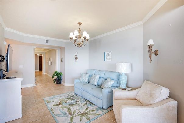 Chandelier, Interior, Living room