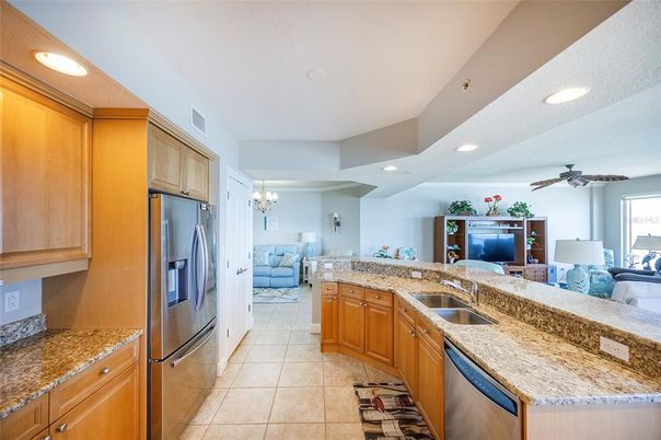 Chandelier, Interior, Kitchen, Living room, Recessed Lighting, Stainless Steel Appliances