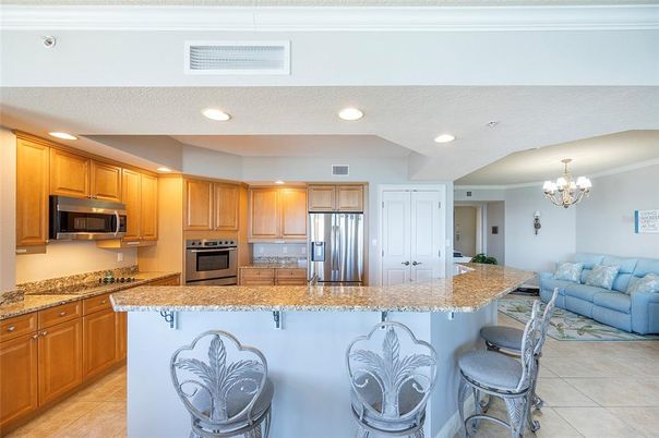 Chandelier, Interior, Kitchen, Living room, Recessed Lighting, Stainless Steel Appliances