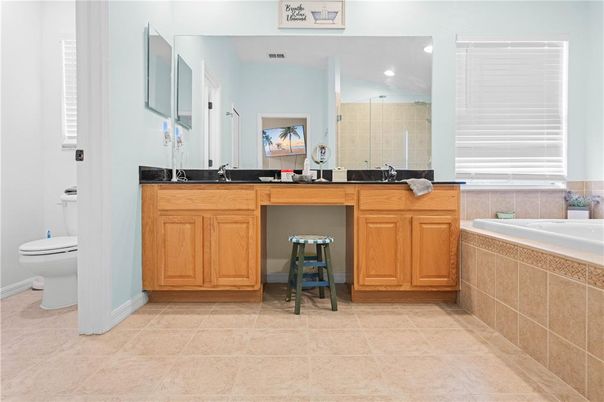 Bathroom, Dual Sink Vanities, Interior, Recessed Lighting