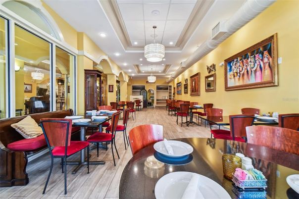 Chandelier, Dining room, Interior, Pendant Lights, Recessed Lighting, Wood Texture Flooring