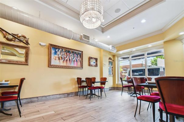 Chandelier, Dining room, Interior, Recessed Lighting, Wood Texture Flooring