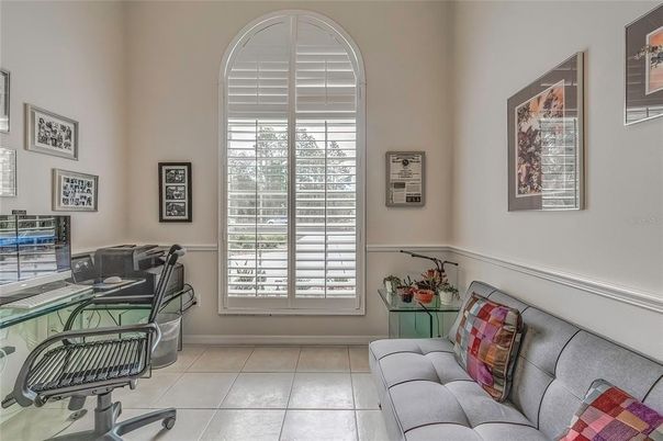 Home Office, Interior