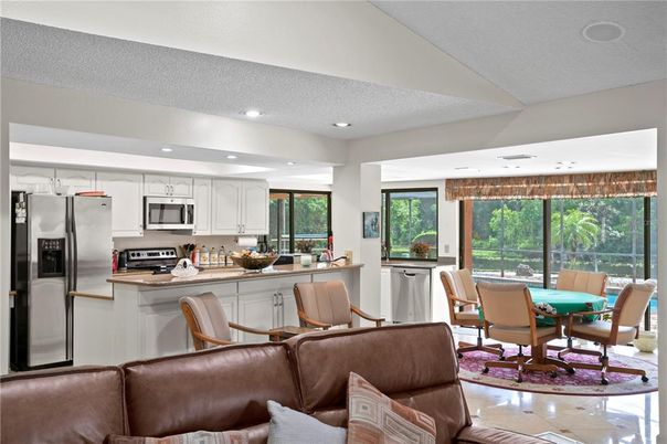 Dining room, Interior, Kitchen, Recessed Lighting, Stainless Steel Appliances