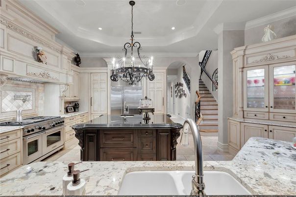 Chandelier, Interior, Kitchen, Recessed Lighting, Stainless Steel Appliances