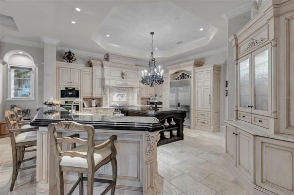 Chandelier, Dining room, Interior, Kitchen, Recessed Lighting, Stainless Steel Appliances