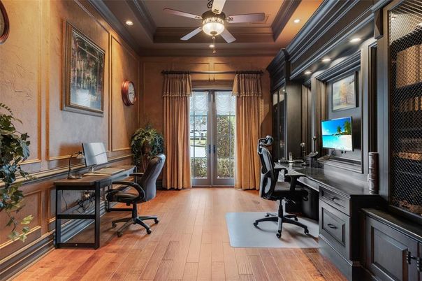 Home Office, Interior, Recessed Lighting, Wood Texture Flooring