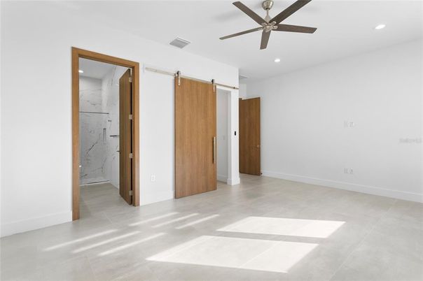 Empty room, Interior, Marble Walls, Recessed Lighting