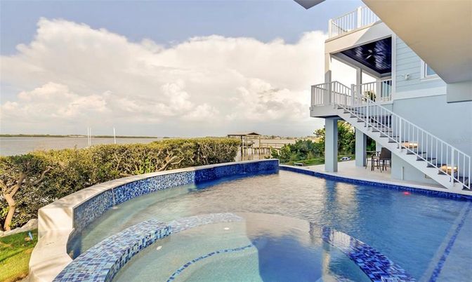 Exterior, Pool, Water