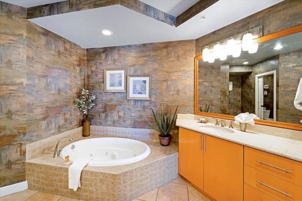 Bathroom, Interior, Recessed Lighting