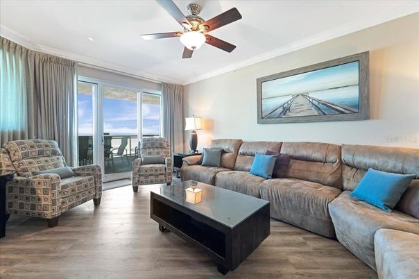 Interior, Living room, Recessed Lighting, Water, Wood Texture Flooring