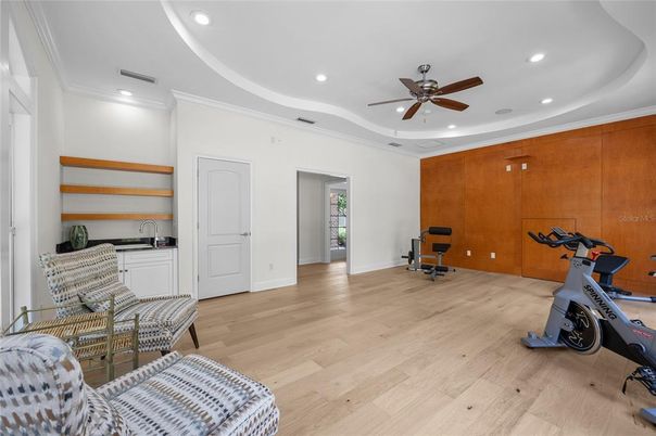 Fitness Equipment, Interior, Recessed Lighting, Wood Texture Flooring