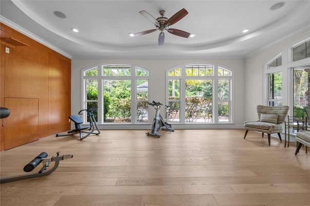 Fitness Equipment, Interior, Recessed Lighting, Wood Texture Flooring