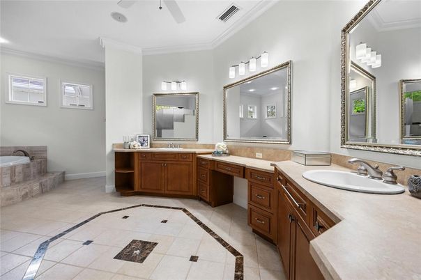 Bathroom, Dual Sink Vanities, Interior, Recessed Lighting